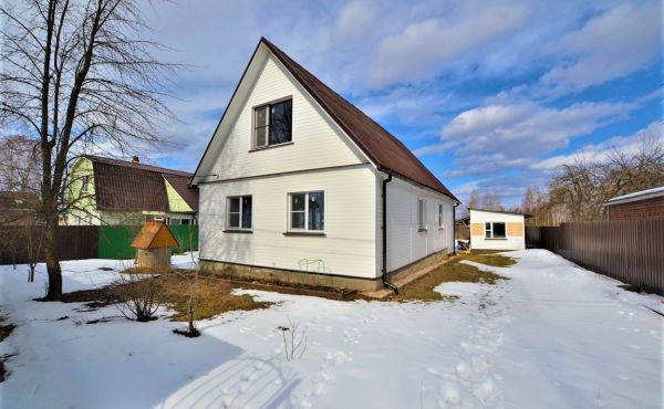 Жилой бревенчатый дом для круглогодичного проживания(10 км от Волоколамска) 